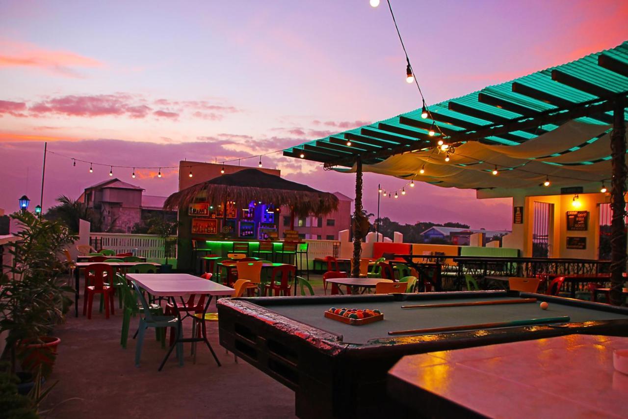 Antwet Backpacker'S Inn & Rooftop Bar Dumaguete City Exteriör bild
