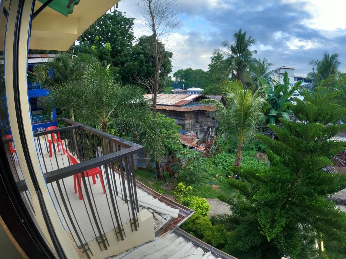 Antwet Backpacker'S Inn & Rooftop Bar Dumaguete City Exteriör bild